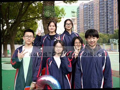 贝博平台改版公告配图：新版页面与登录入口示意